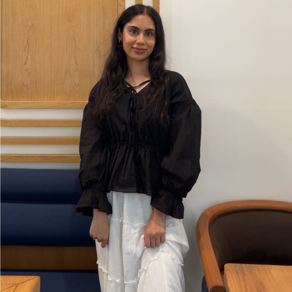 Meet your Posher, Manal